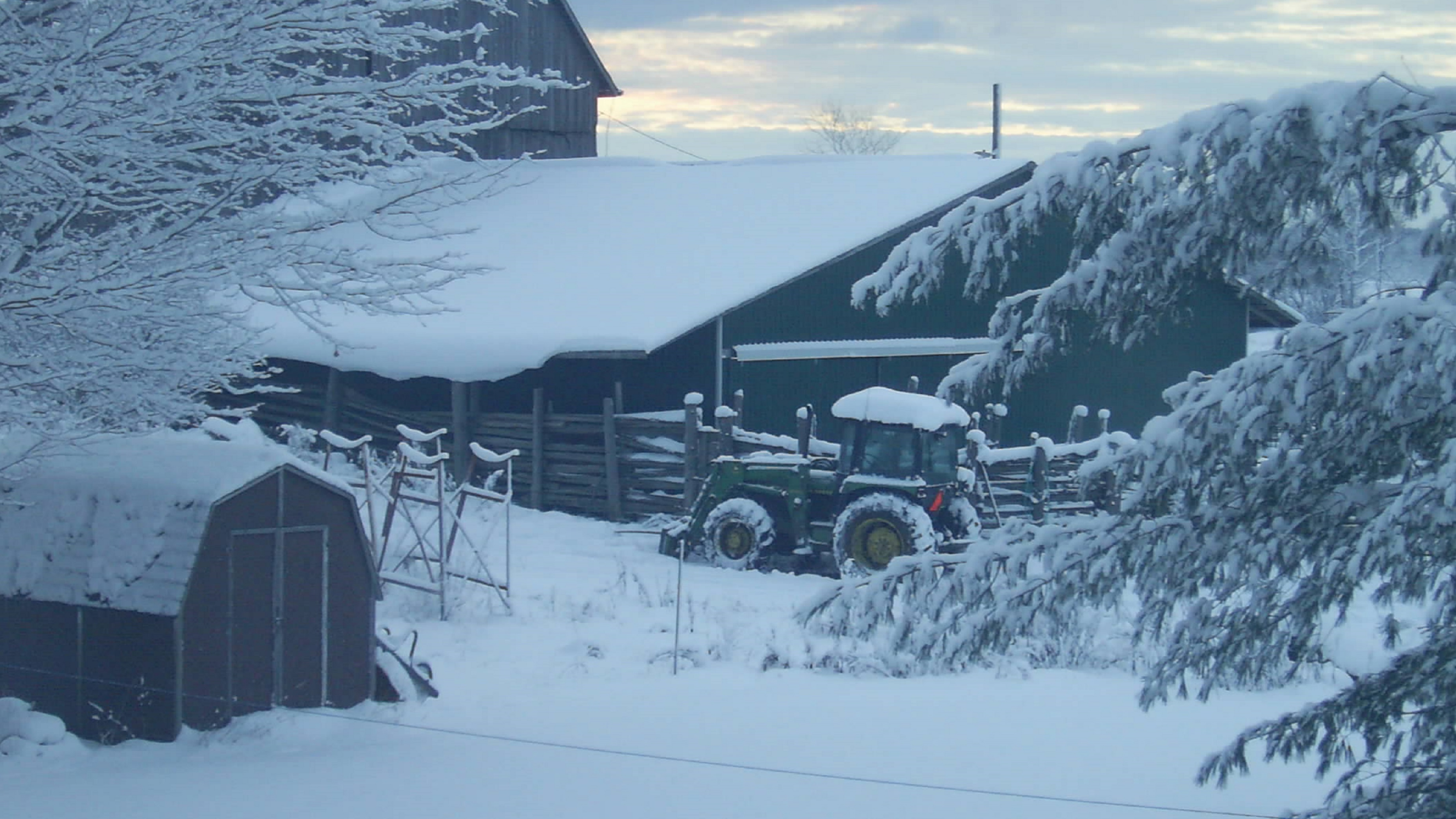 Picture of a farm under snow
